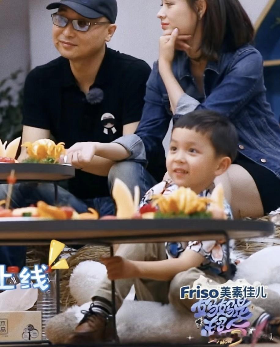 邓莎和路行这几年的婚姻应该确实出现问题了！妈妈是超人那会儿，路行上节目，两个