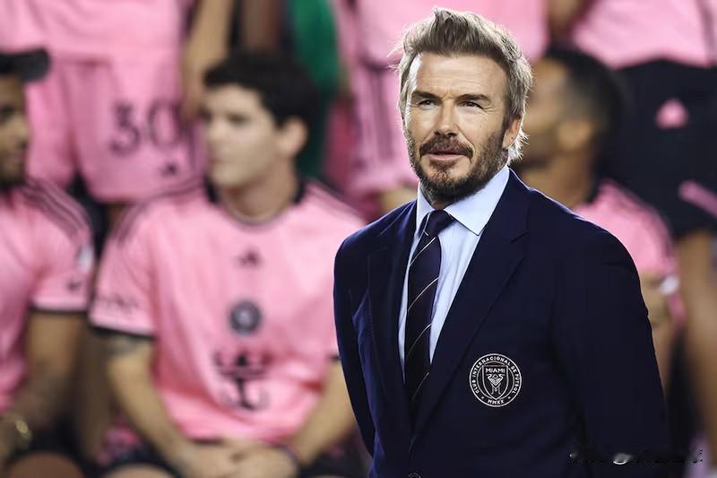 曾拥有或现持有俱乐部股份的足坛球员：·贝克汉姆，共同所有者（国际迈阿密）·