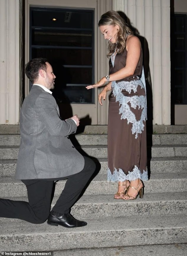 阿兰-希勒的女儿与橄榄球明星男友订婚, 希勒迅速送上祝福