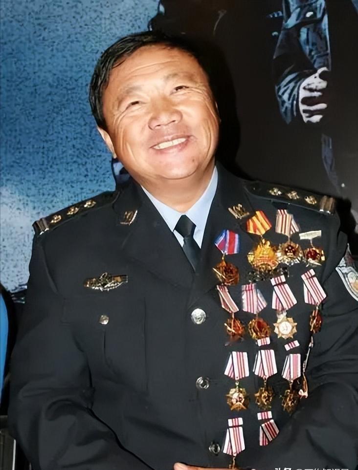 2003年，齐齐哈尔某酒店，突然发现11枚定时炸弹，排爆专家于尚清赶来，成功拆除