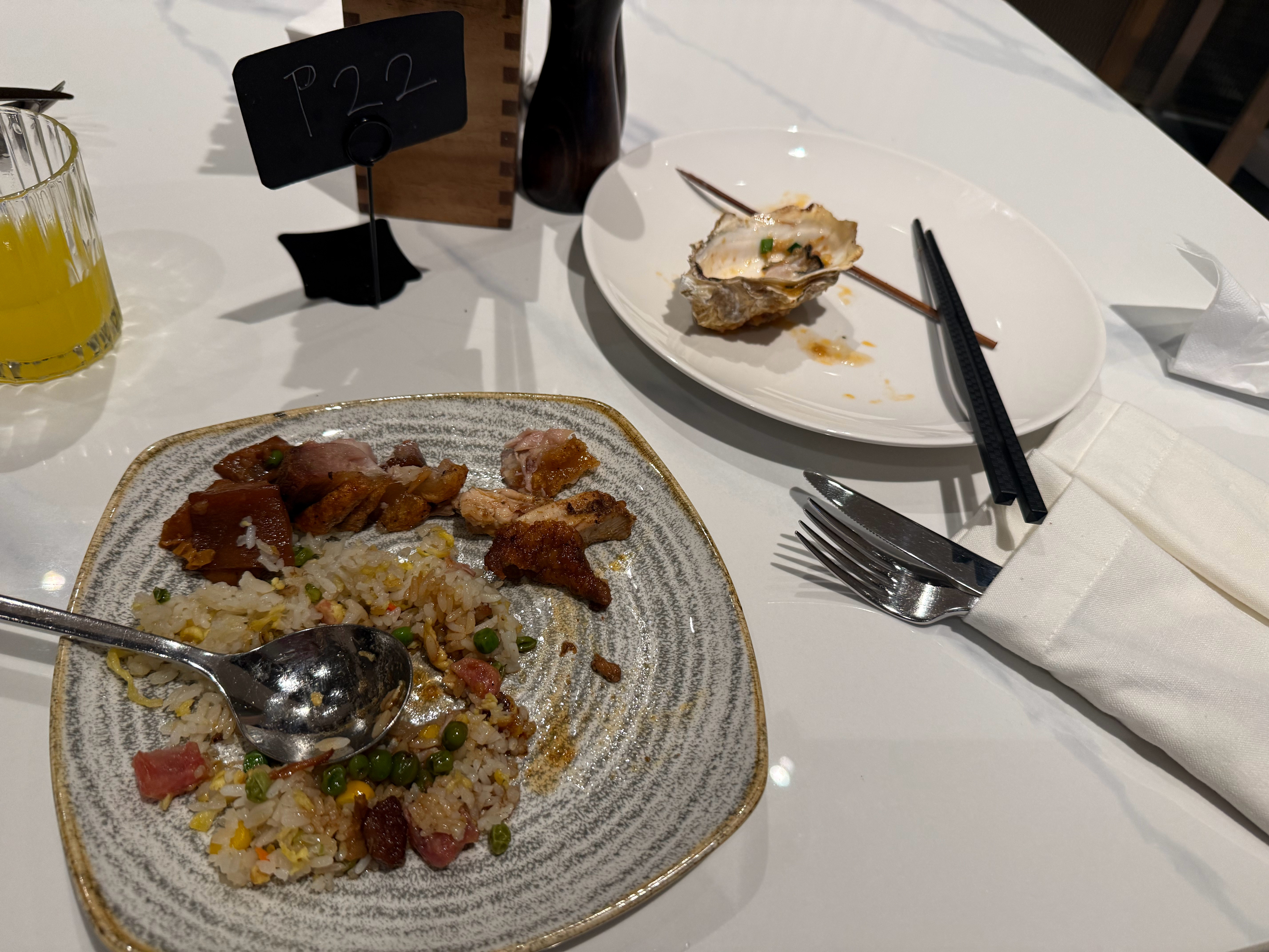 什么人在花钱吃酒店自助餐呢？杭州