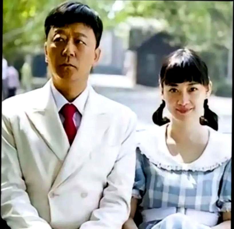 《父母爱情》男女主片酬差了34倍。郭涛全剧拿了8.8万，44集合下来一集才