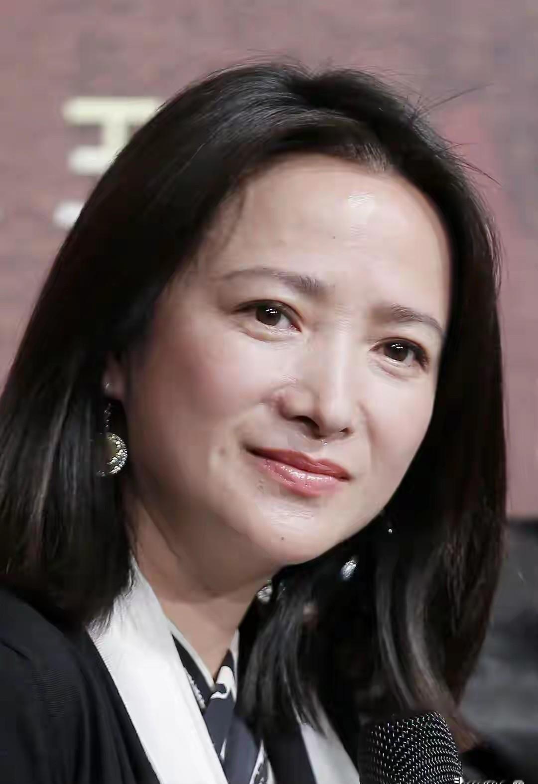 她把林黛玉演成了永恒，却没能演完自己的61岁。何晴抗癌第十年，做了个决定：让孩