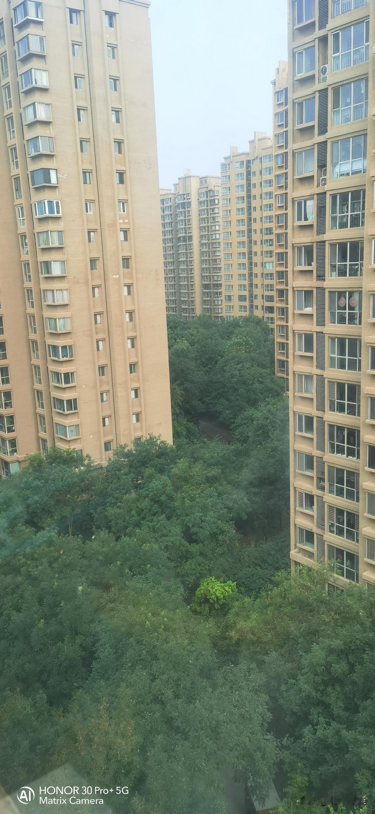 南北通透的户型，真的太好太舒适了。我在北京常住的那套房子，三局室，面