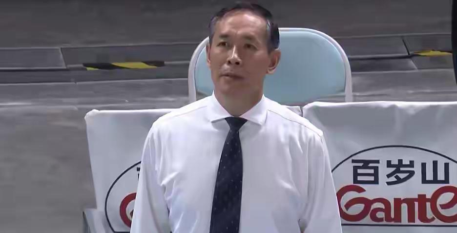 一手好牌打得稀巴烂！许利民自废功夫，被王博牵着鼻子走，北京队输得太可惜。看到北