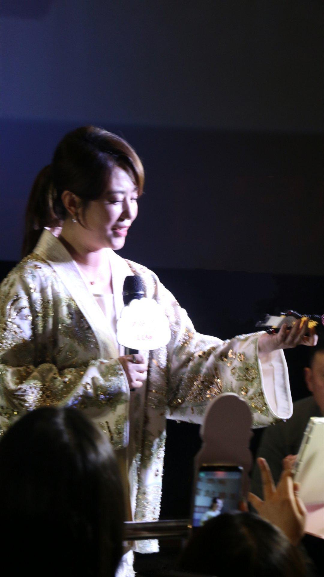 此人为何如此轻松就有这么漂亮的光影​​​