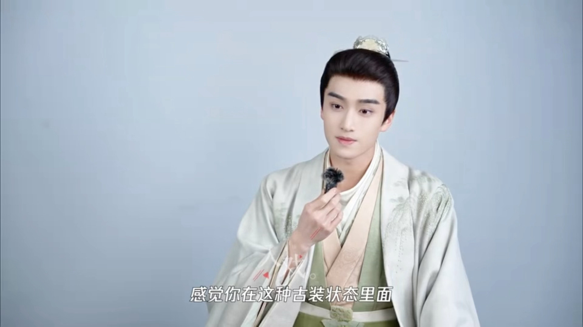 咋办小乐乐就这样不经意间幽所有人一默…“感觉像是那种，已经演了好多年戏那种感觉。