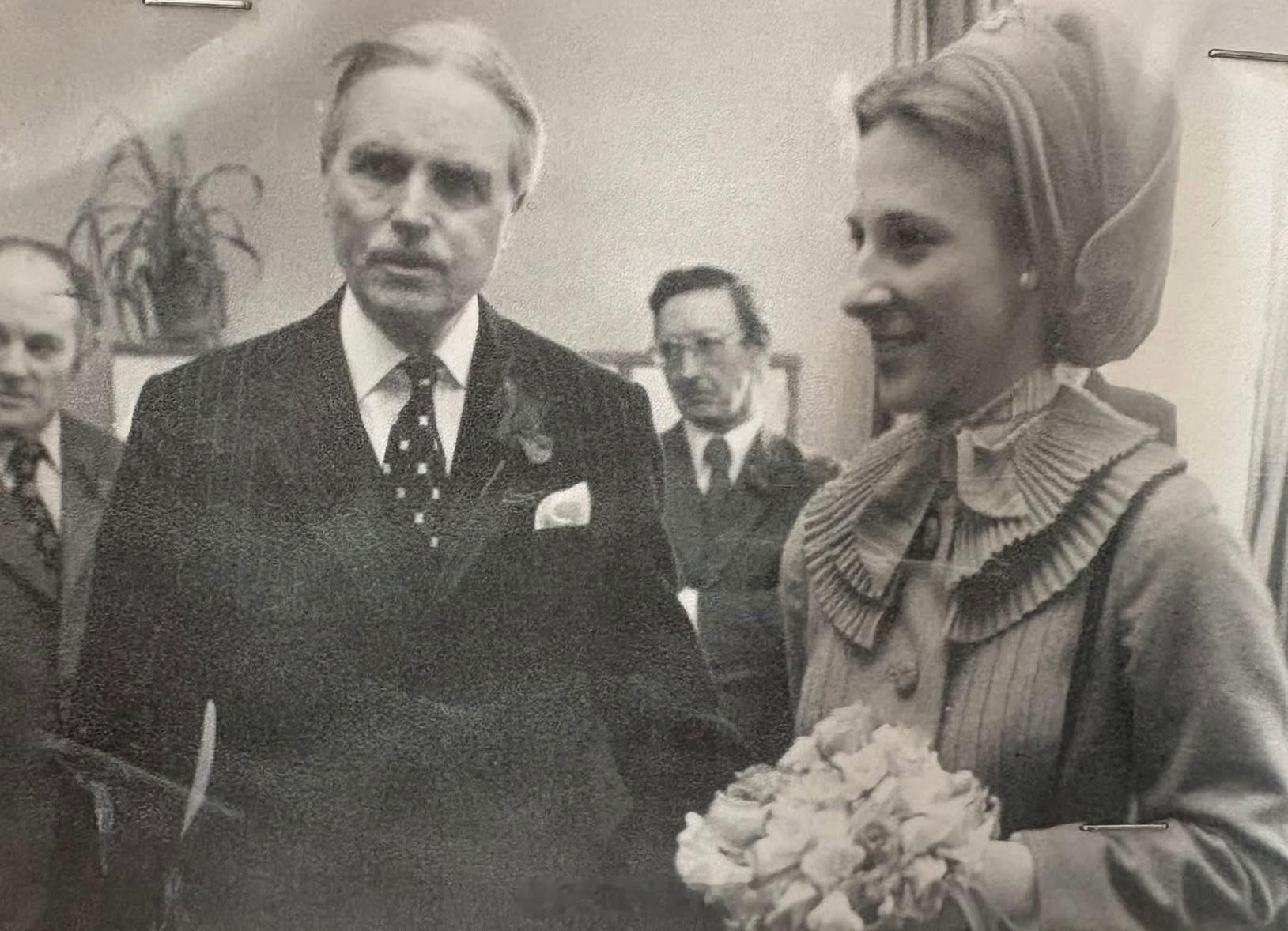 英国王室有人分享格洛斯特公爵夫人比尔吉特1977年3月的旧照，那时候