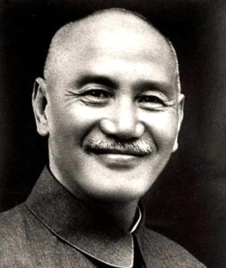 蒋介石能力到底怎么样？周恩来的评价最准确到位，说起蒋介石这个人，历史书上写得不少