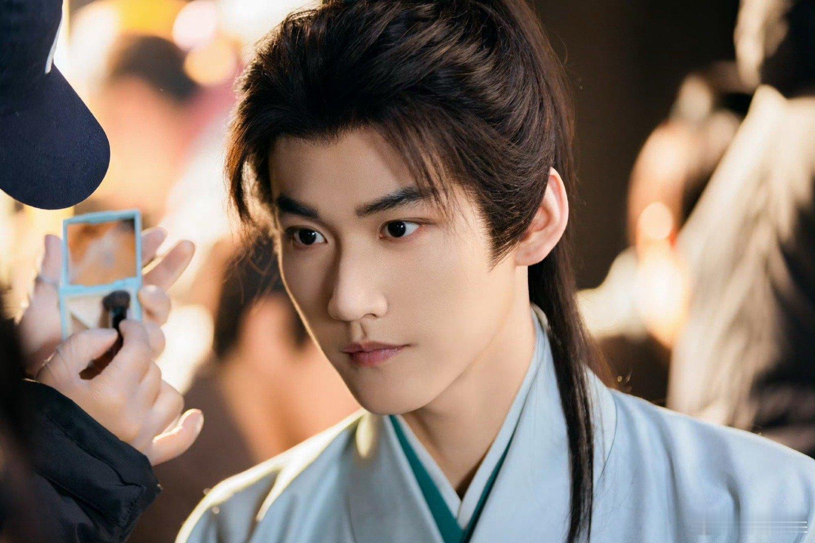 周柯宇一款想谈系艺人周柯宇真是把陆西骁演活了，那句直白的恋爱邀约配上他的少年气