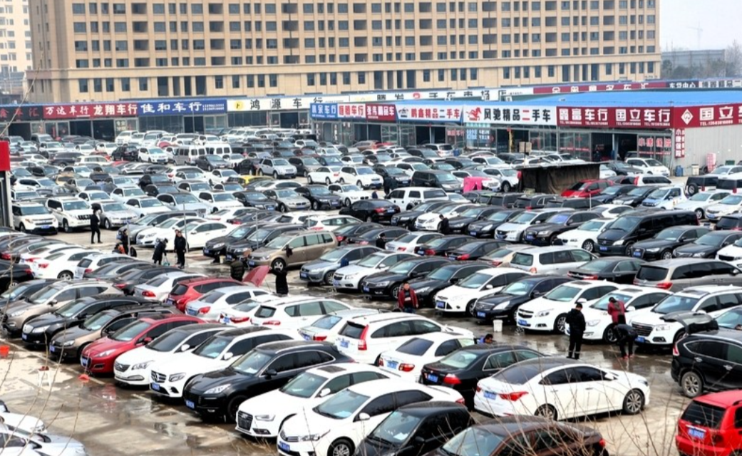 二手车这行现在挺难的。