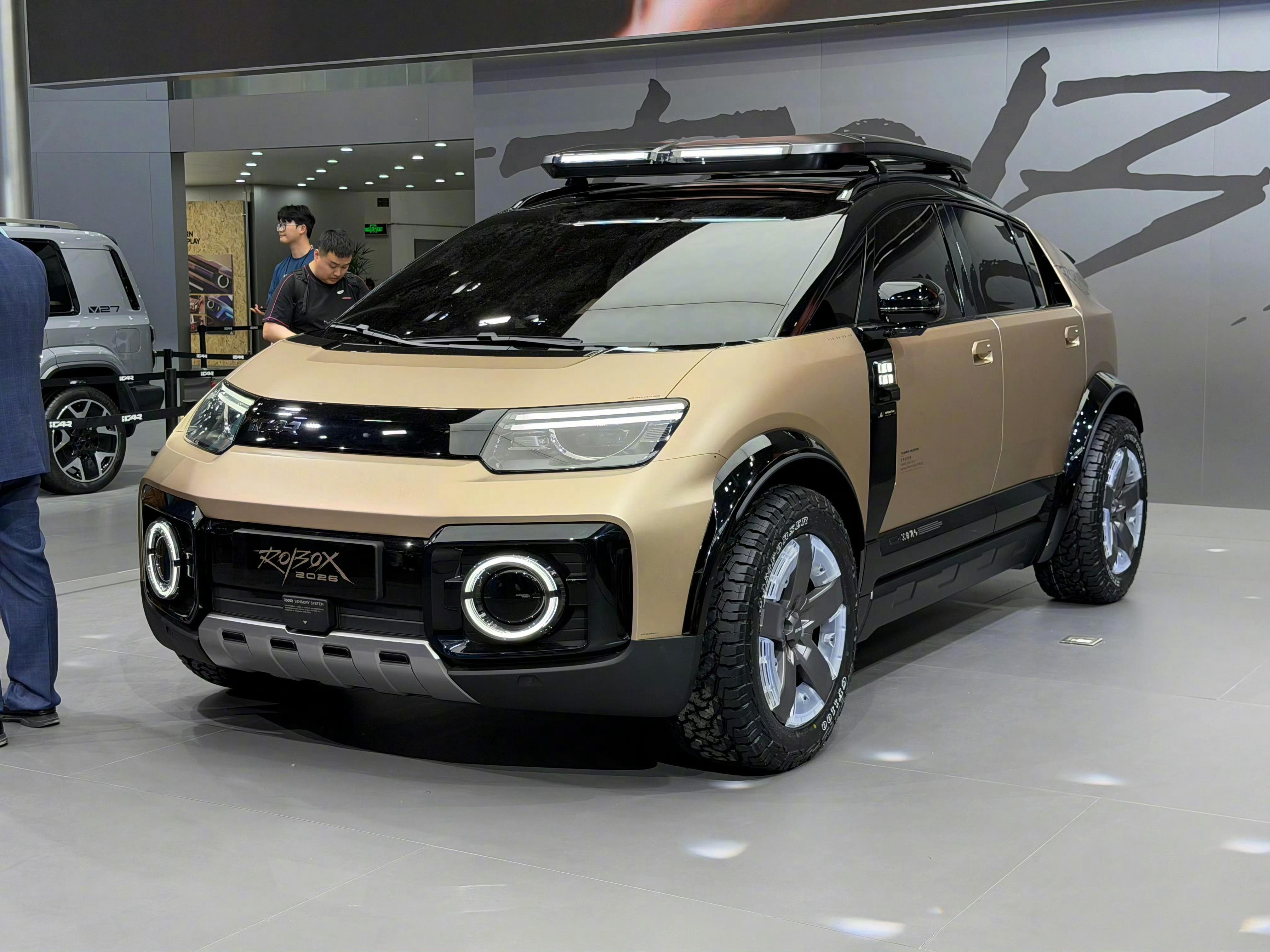 这次北京车展我觉得最好玩的车之一就是这台iCAR的ROBOX概念车！名字取自RO