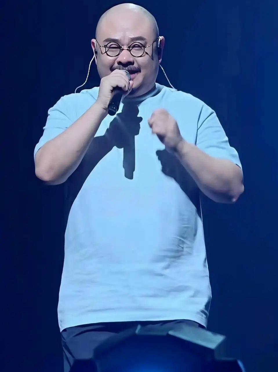 你觉得刀郎的成功主要靠什么?刀郎的成功，是音乐才华与人品修养共同作用的结果。音