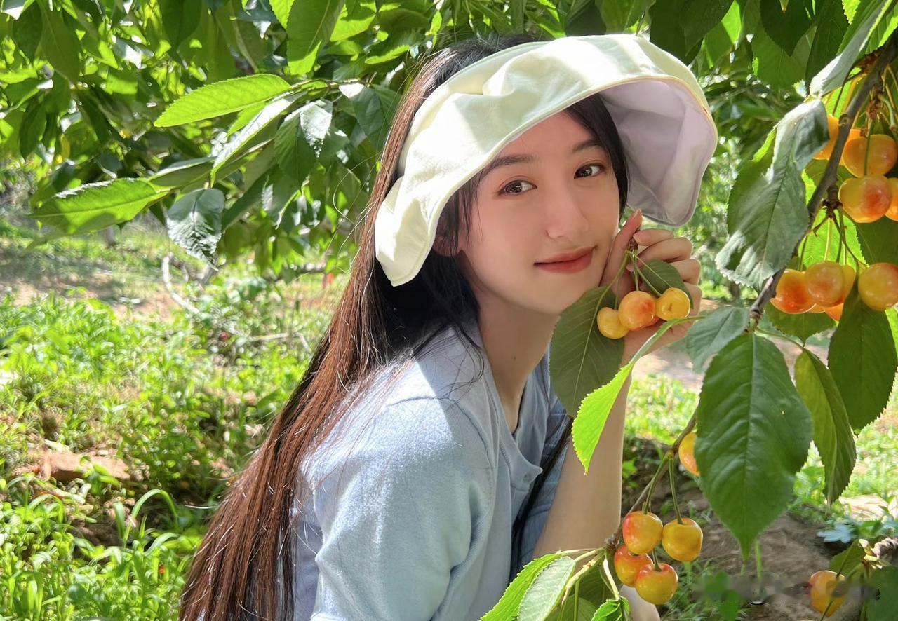 10月12日，袁冰妍工作室解封，引来无数网友围观，时隔2年，袁冰妍要复出了么？