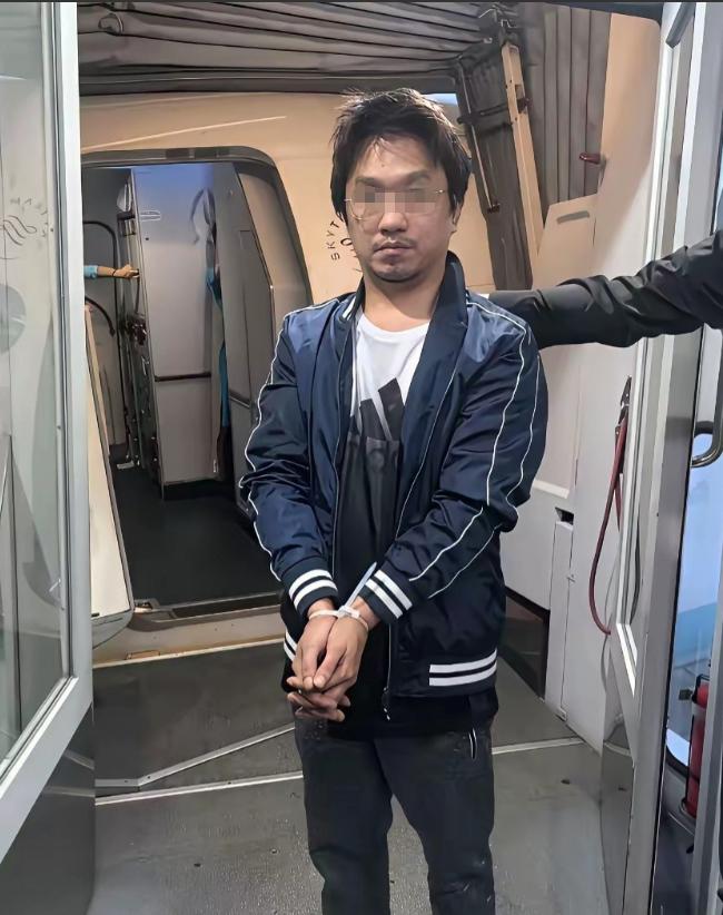 有些人，唐僧见了都得起杀心。 这话放在施纯芳身上，那真是半点不夸张，这人的歹