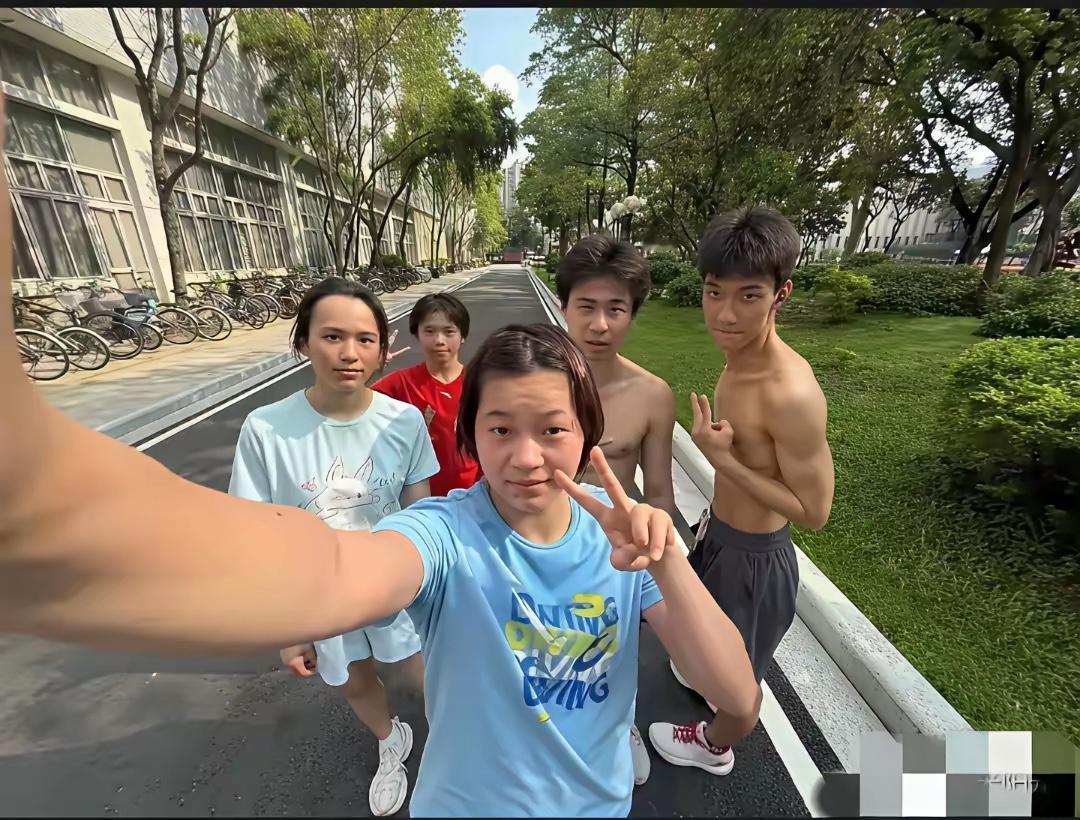 全红婵即将踏入大学校园，发福太多校友应该认不出来了吧！​​​