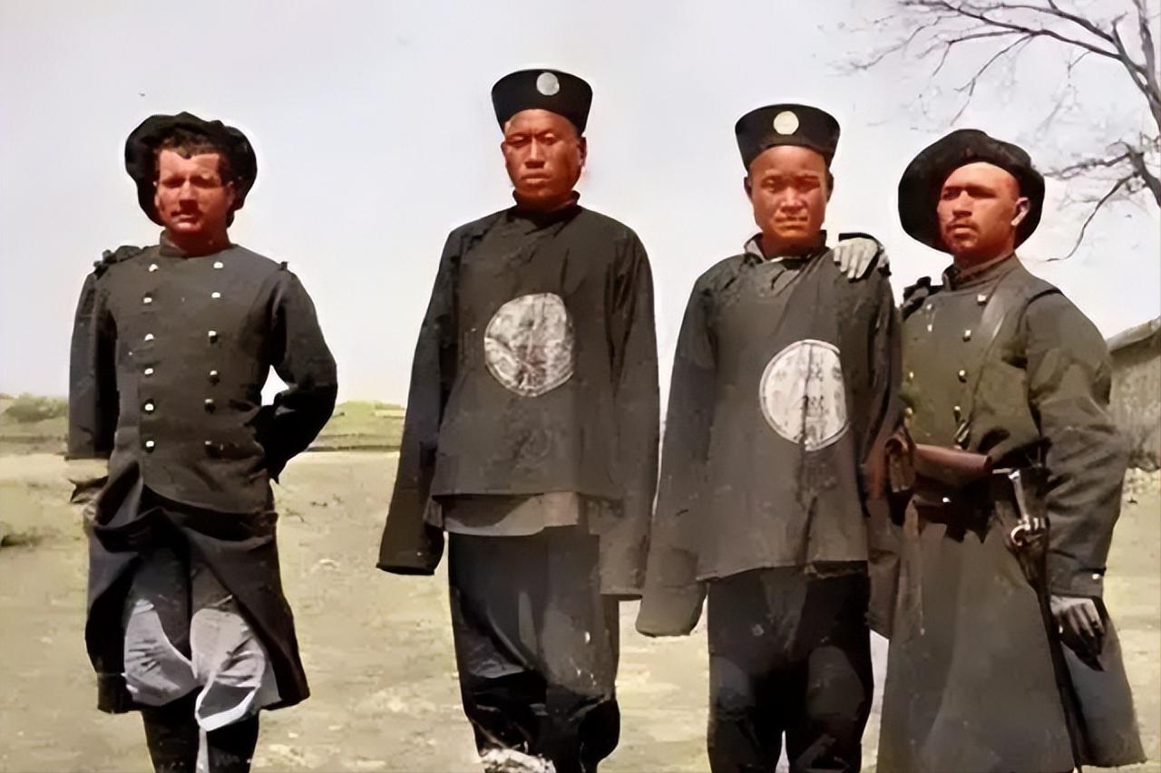 欧洲白人更加高大强壮，为什么冷兵器时代打不过黄种人？因为真相是，白人的强壮能打是