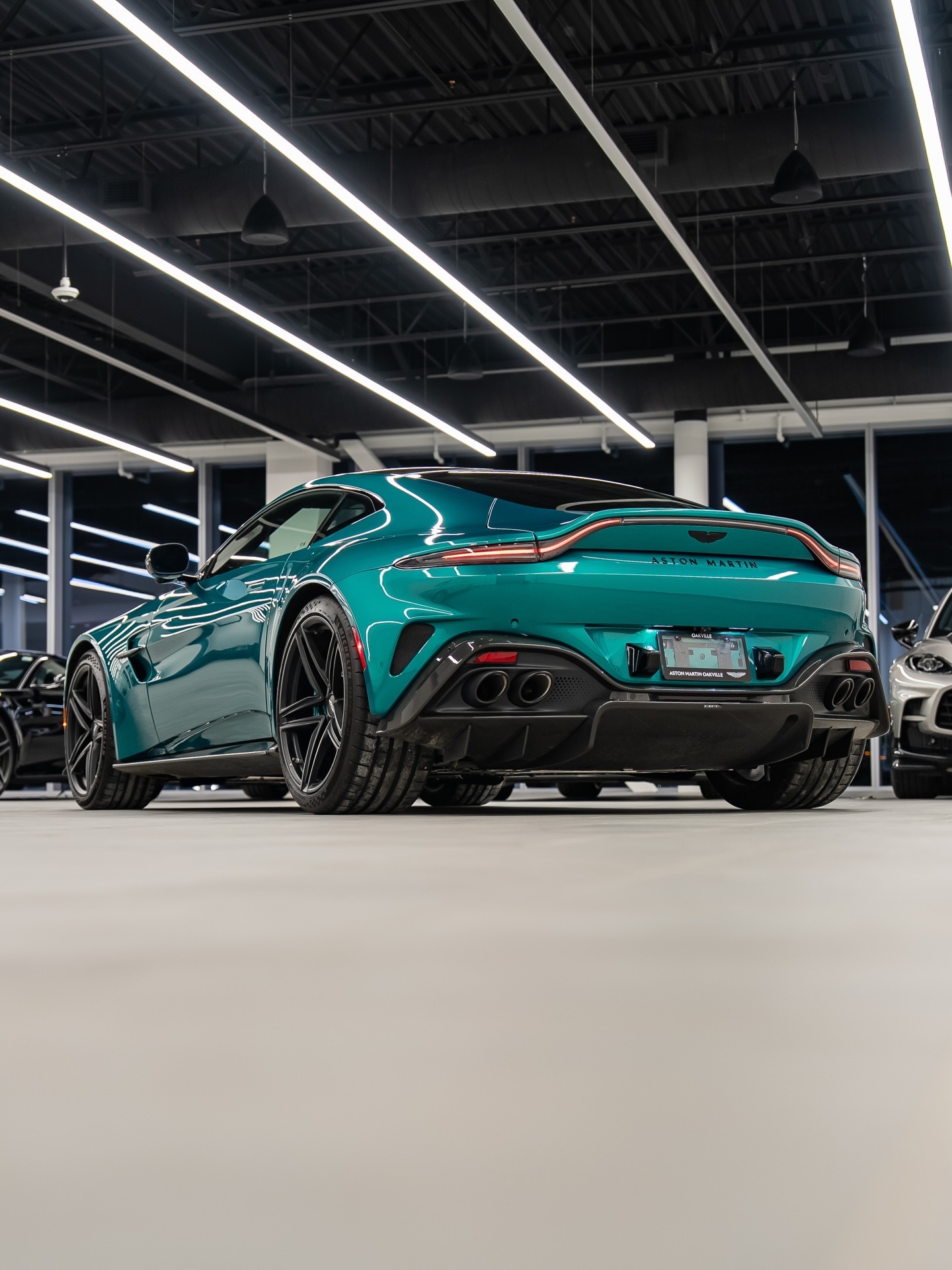 一股力量、存在与精确的宣言，在这里，表现与目的相契合。阿斯顿·马丁Vantag