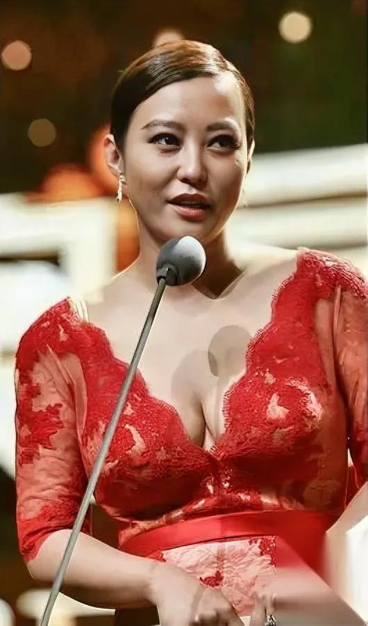 郝蕾提当年分手真不是她矫情好多人还在骂她为了拍戏丢了爱情，我反倒觉得这局