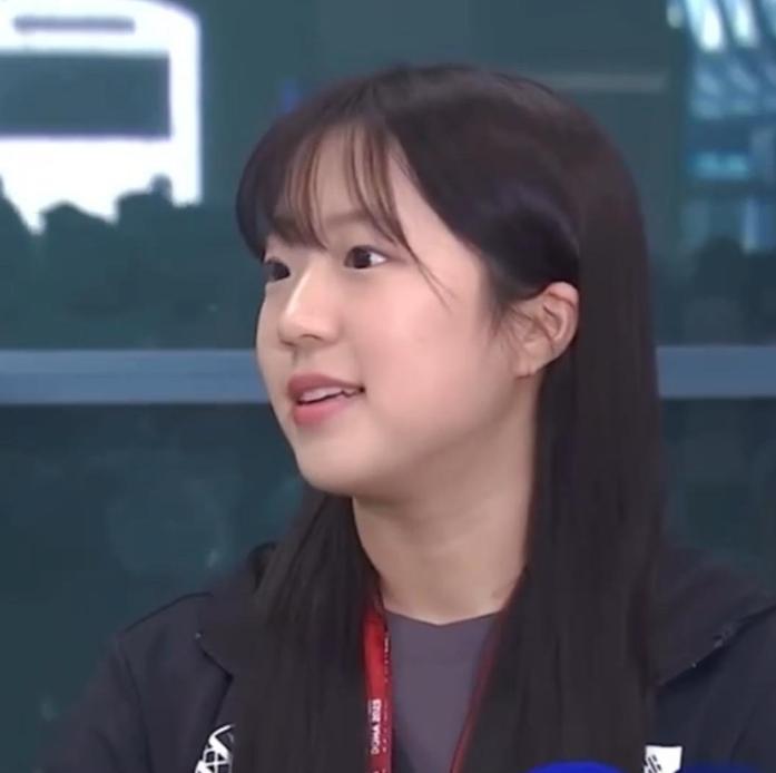 笑死我了，申裕斌打完乒超回国采访，她居然说中国美食太多了，终于不用吃泡菜了！申