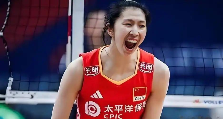 亚锦赛打了这两场，我满脑子都是个问号：吴梦洁明明伤愈复出了，赵勇为什么还要把唐欣