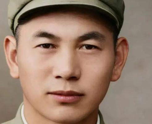 王兆才，山东蒙阴人。1927年出生，1946年7月参军，同年加入中国共产党。在抗