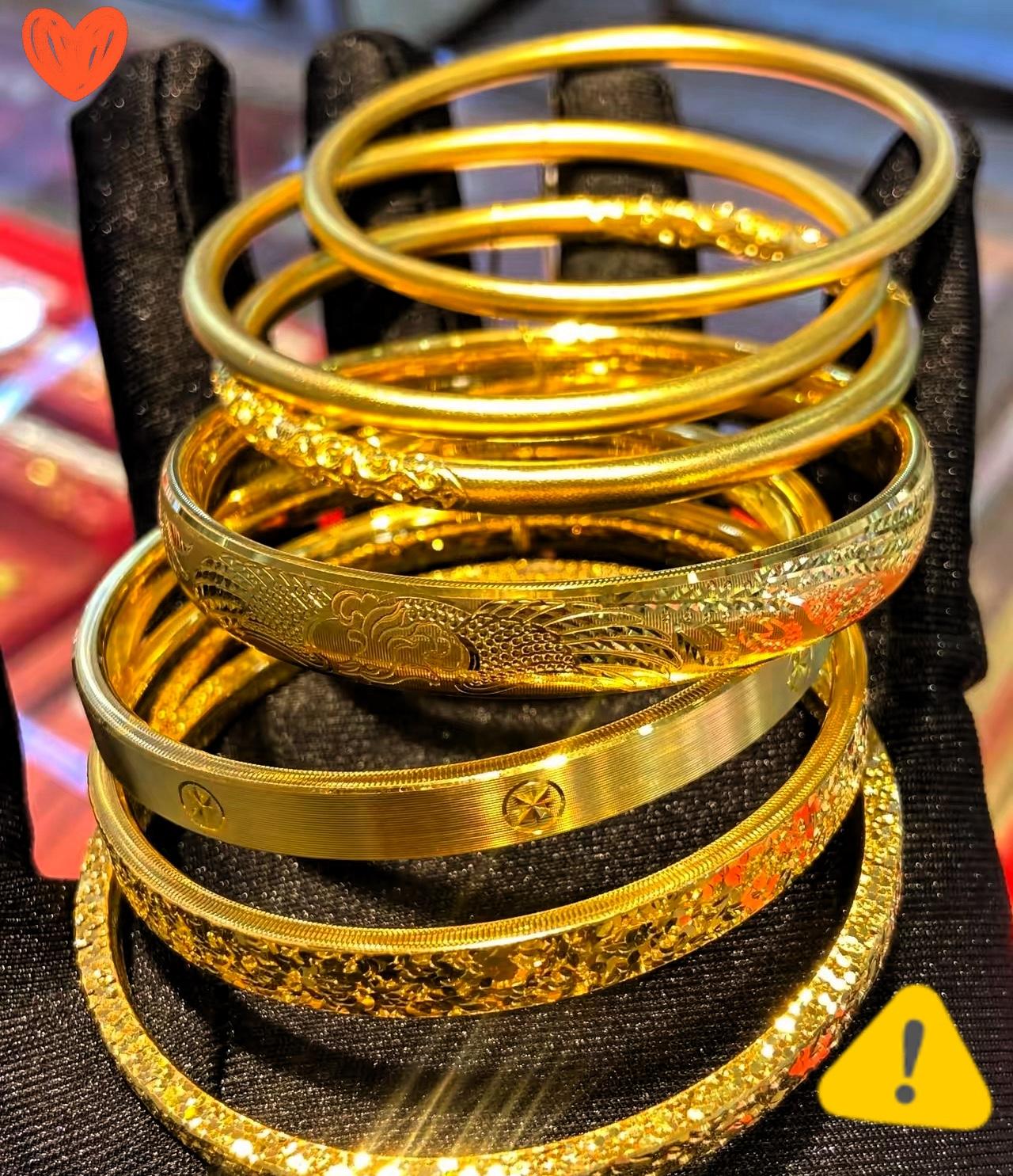 一觉醒来，真给越南的黄金热潮惊到了！不是金价多离谱，而是当地人抢黄金的架势，