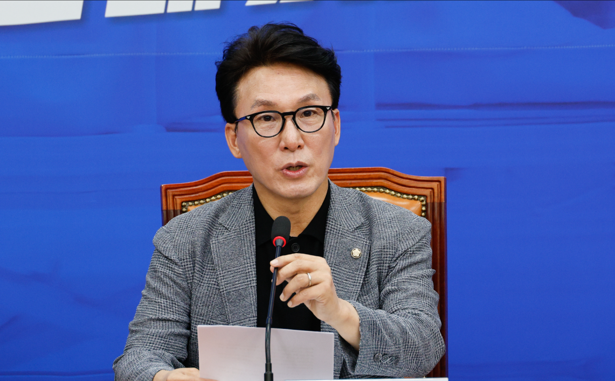 李在明提名的新总理，曾就读中美最高学府，精准预言尹锡悦要搞事 李在明当选韩国