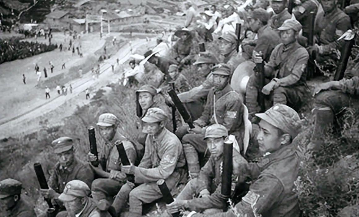 1945年关麟征为何误以为杜聿明在和自己争抢官职？真实内幕有人没有告诉他194