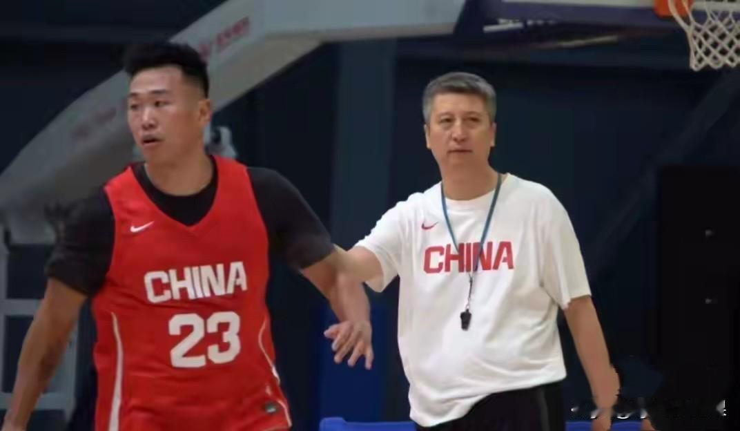 郭仕强主动要求变阵，或排出最强的首发阵容:1.控卫--赵继伟2.分卫--