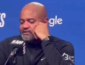 NBA季后赛，活塞107-97战胜骑士，系列赛大比分2-0领先。赛后活塞主帅J