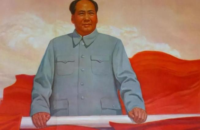 毛主席晚年思想核心是反复辟倒退、防和平演变、坚定不移地走社会主义道路。 新中