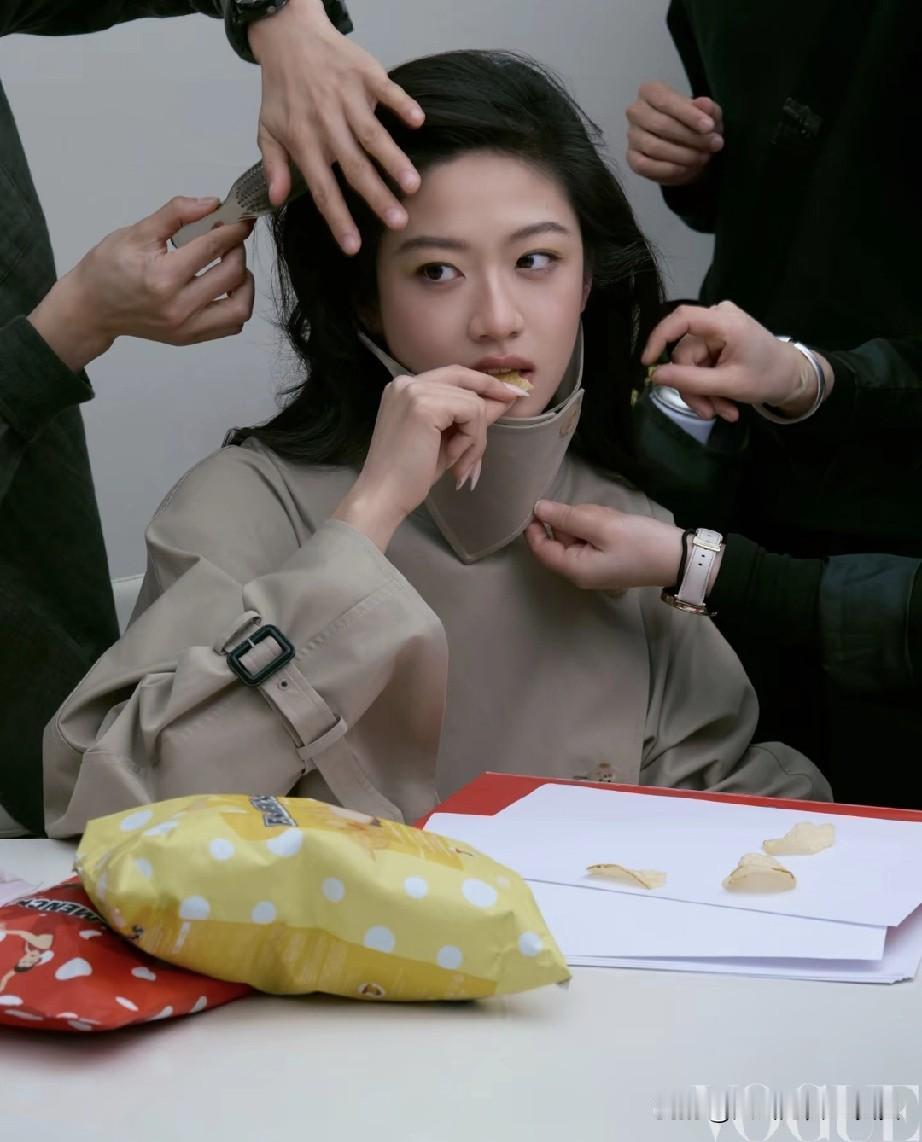 向涵之还真是有钱任性啊！事业上好不容易因为白依梅这个角色，有了点起色，路人缘