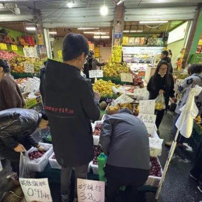 最近杭州九堡家苑一家水果店突然在网络上火了，原因特别简单——水果卖得超级便宜。芒