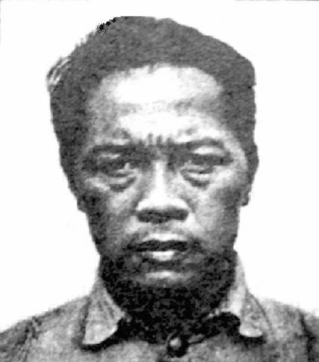 1945年8月19日，桂系副军长李本一，冒充重庆来的受降大员，以“钦差大臣”的姿