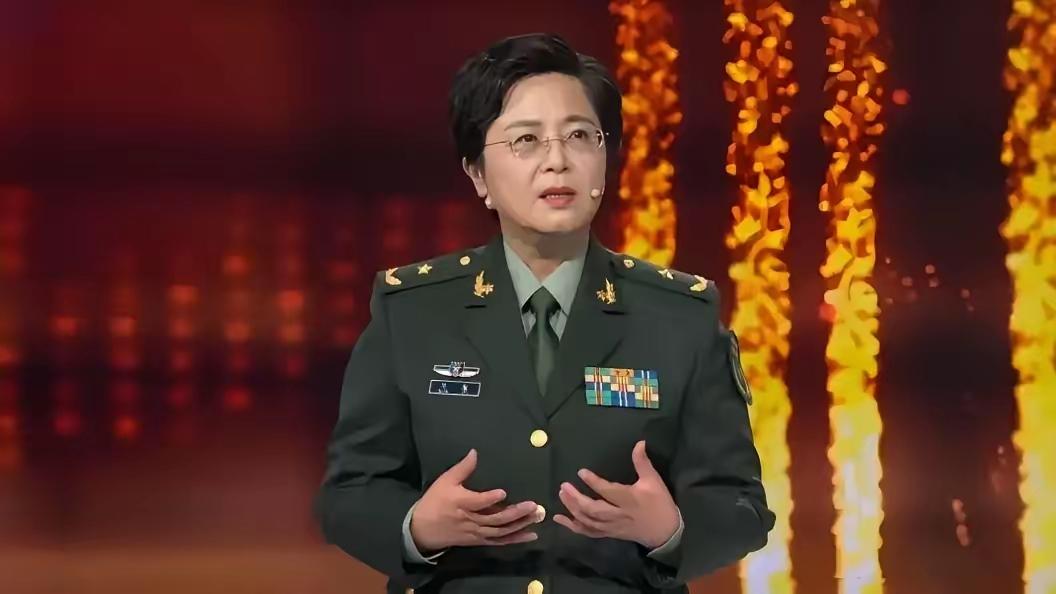 陈薇1966年2月生于浙江兰溪，高中就读于兰溪一中，1988年毕业于浙江大学，获