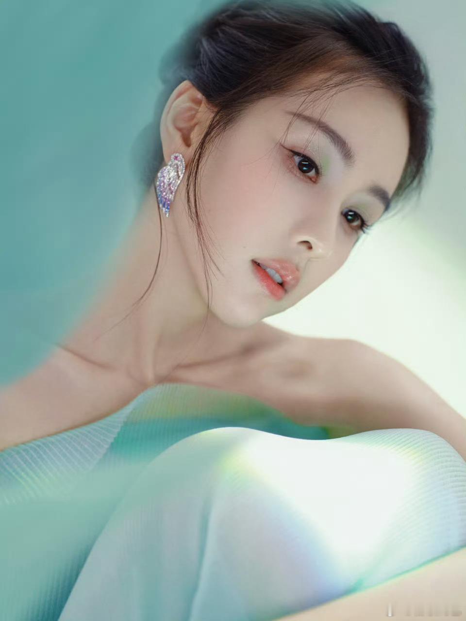 绿色礼服是陈都灵的统治区