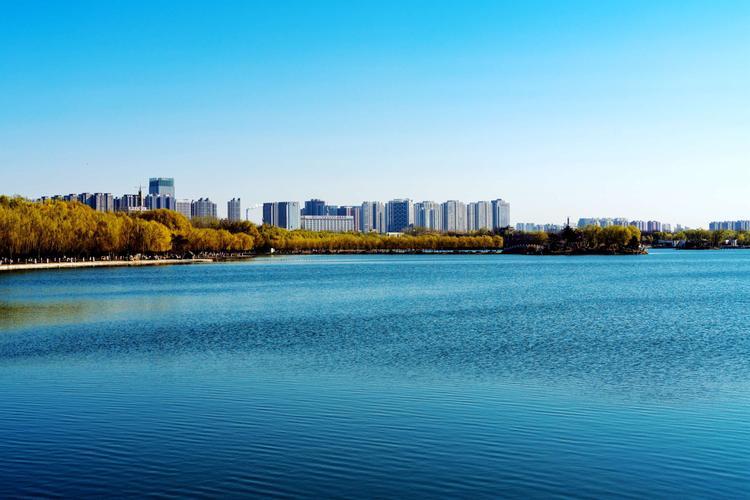 唐山2025年财政总量接近600亿大关。2025年全年唐山财政收入为588.2