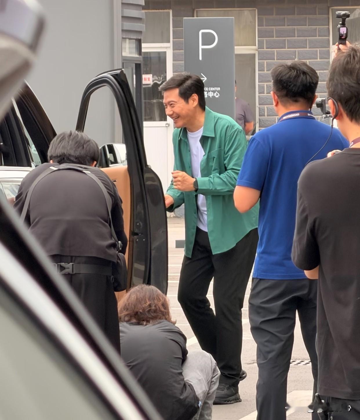 小米汽车算不算成功了？我认为基本上算成功了，毕竟新能源汽车基本属于打内战，激烈程