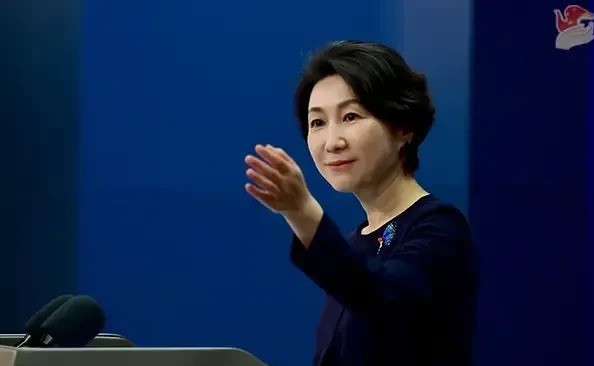 菲船闯中国海警用用水炮反制各位看官，都别睡了！有个事儿比