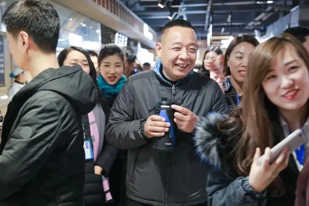 这下好了，于东来这是要把民企得罪光呀。他也要学欧盟那一套，开始搞供应链审