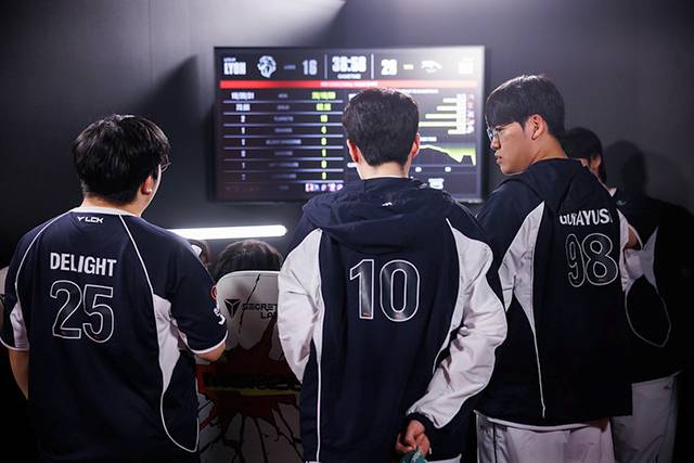 韩网热议Guma是AD版Doran, 当初就是这么白给才拿第10