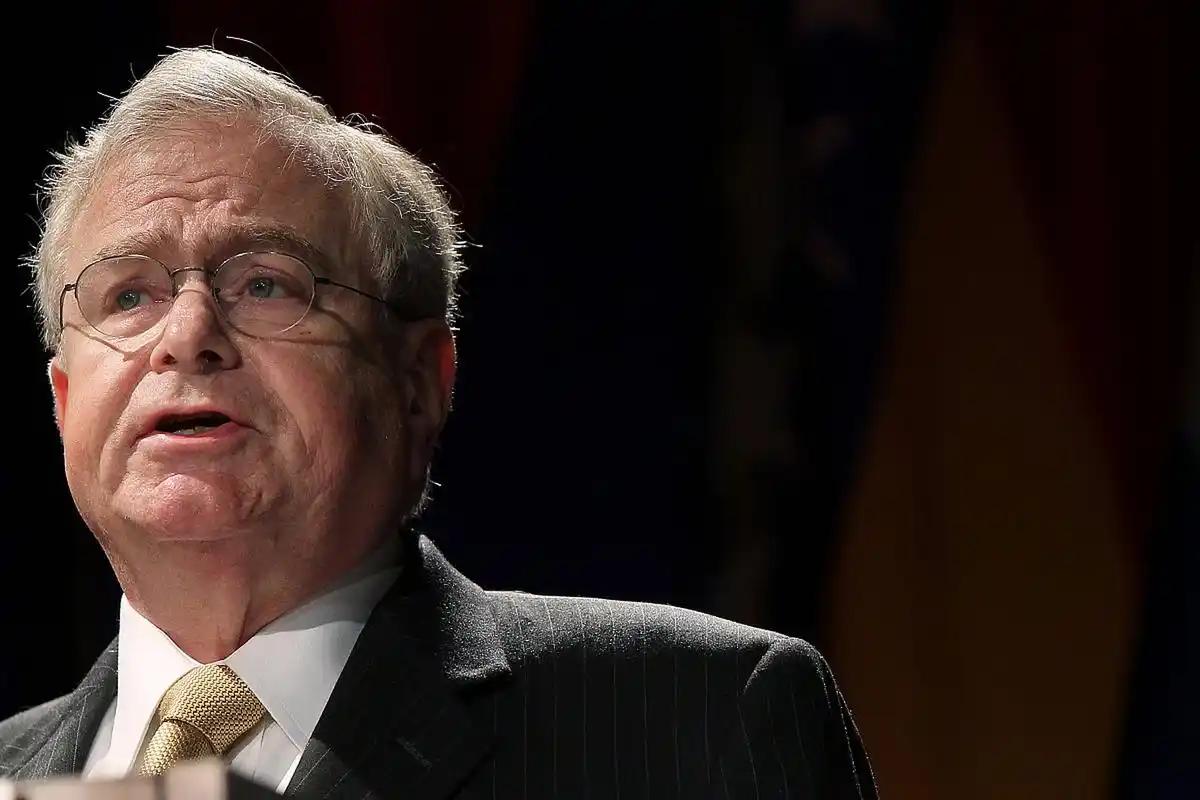 逆向思维的12个经典案例，看完秒变聪明人！1．火车上的"开水话术"﹣正向思维