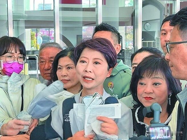陈亭妃：台南仍然稳定今天晚上，台南市长参选人陈亭妃在受访时谈到725活动有20