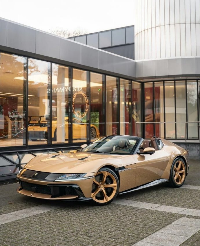 Ferrari12CilindriSpider，这可是法拉利家族中魅力非凡