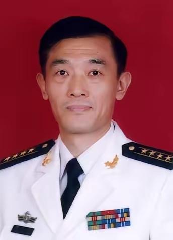 曹卫东，男，1956年11月出生于山东省泰安市，大校军衔，军事专家、央视特约军事