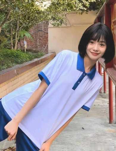 刘浩存在大家高中班上一定是班花吧，青春可爱