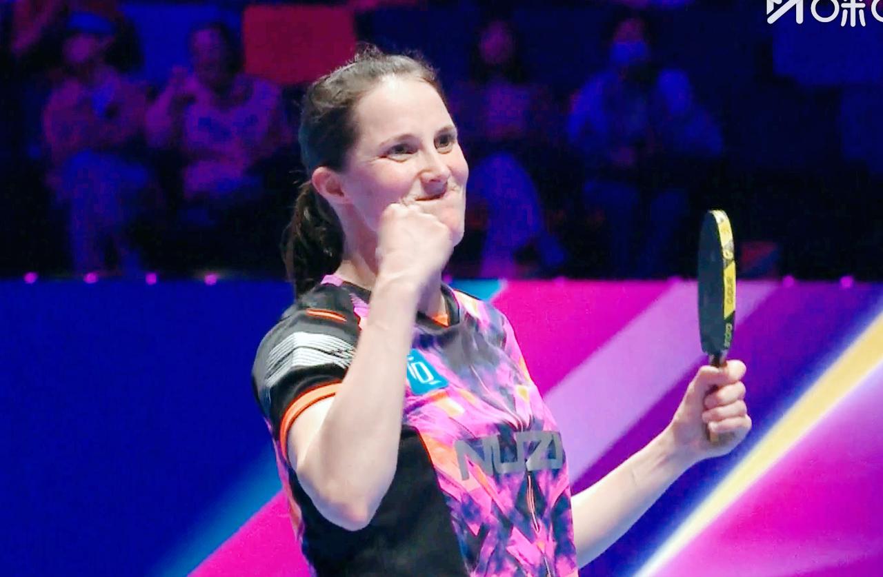 覃予萱1:4输给温特！两个人气崩溃了。一个是侯英超：他说：今天覃予萱输球