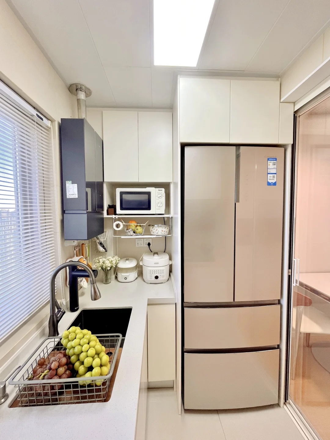 规划合理，4m²小厨房也能放下大冰箱和热水器