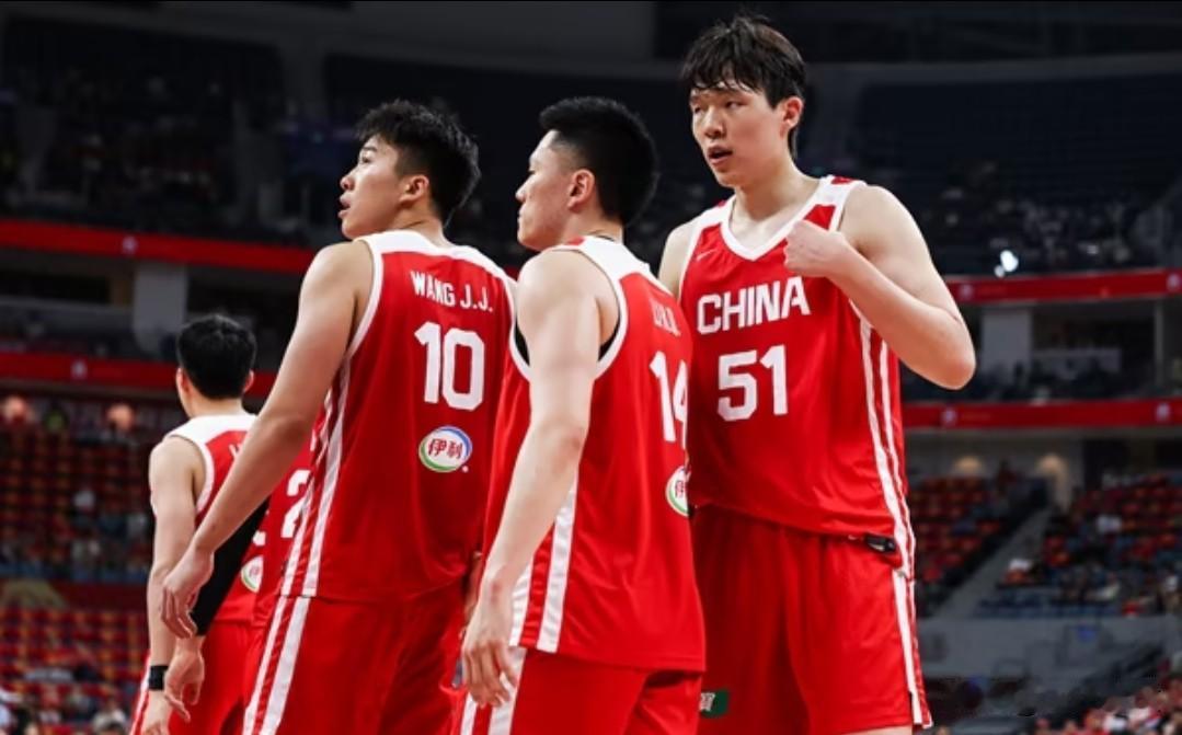 杨翰森的融入国家队，刚被确定的王俊杰核心打法被放弃，球队又不会打球了！杨翰森作